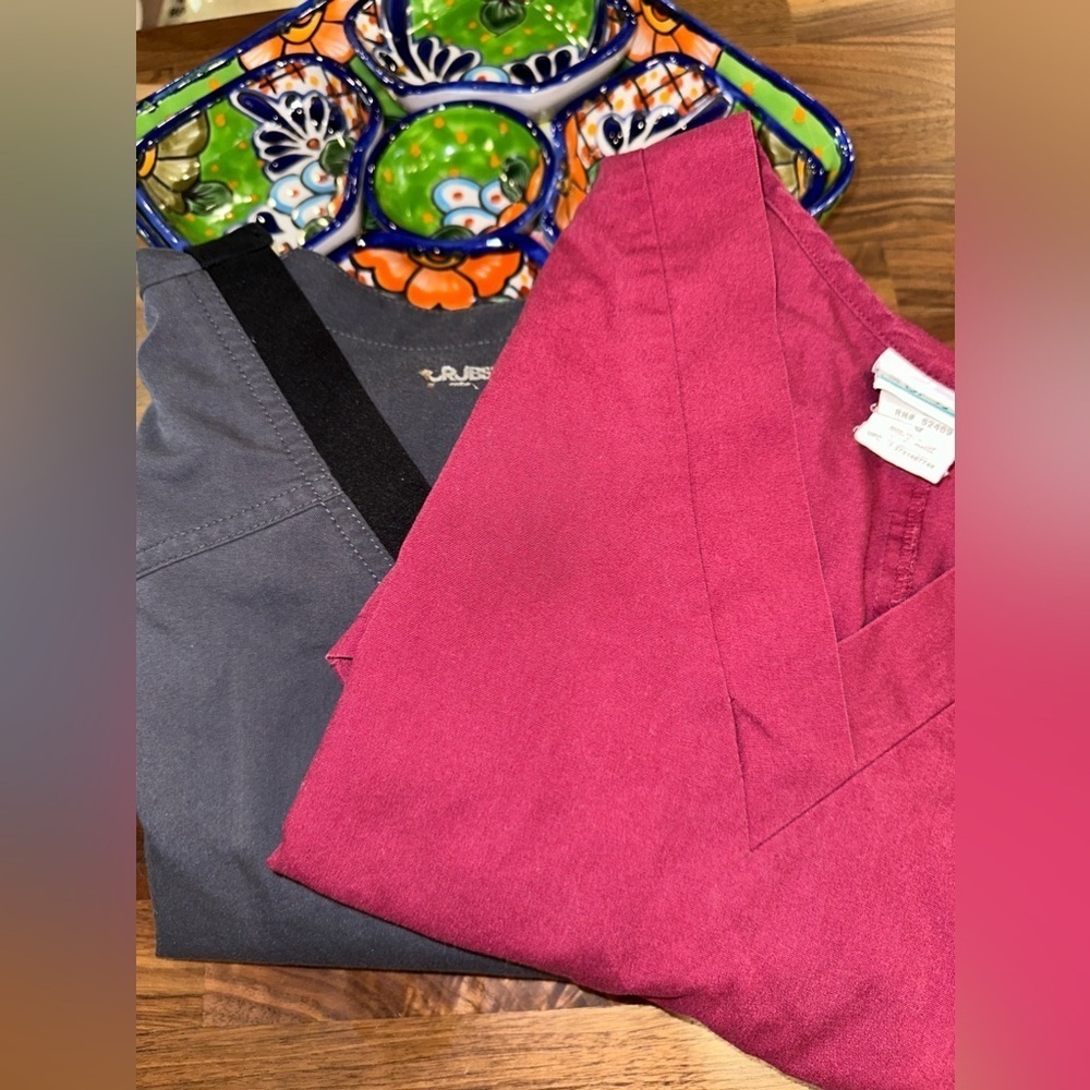 EUC Set of 2 Scrub top size Large  Simply Basic and Scrubsiap